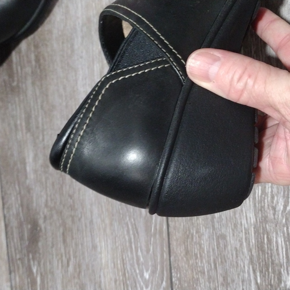 L L Bean Black Leather Clogs. Nwot. Size 6.5 - image 5